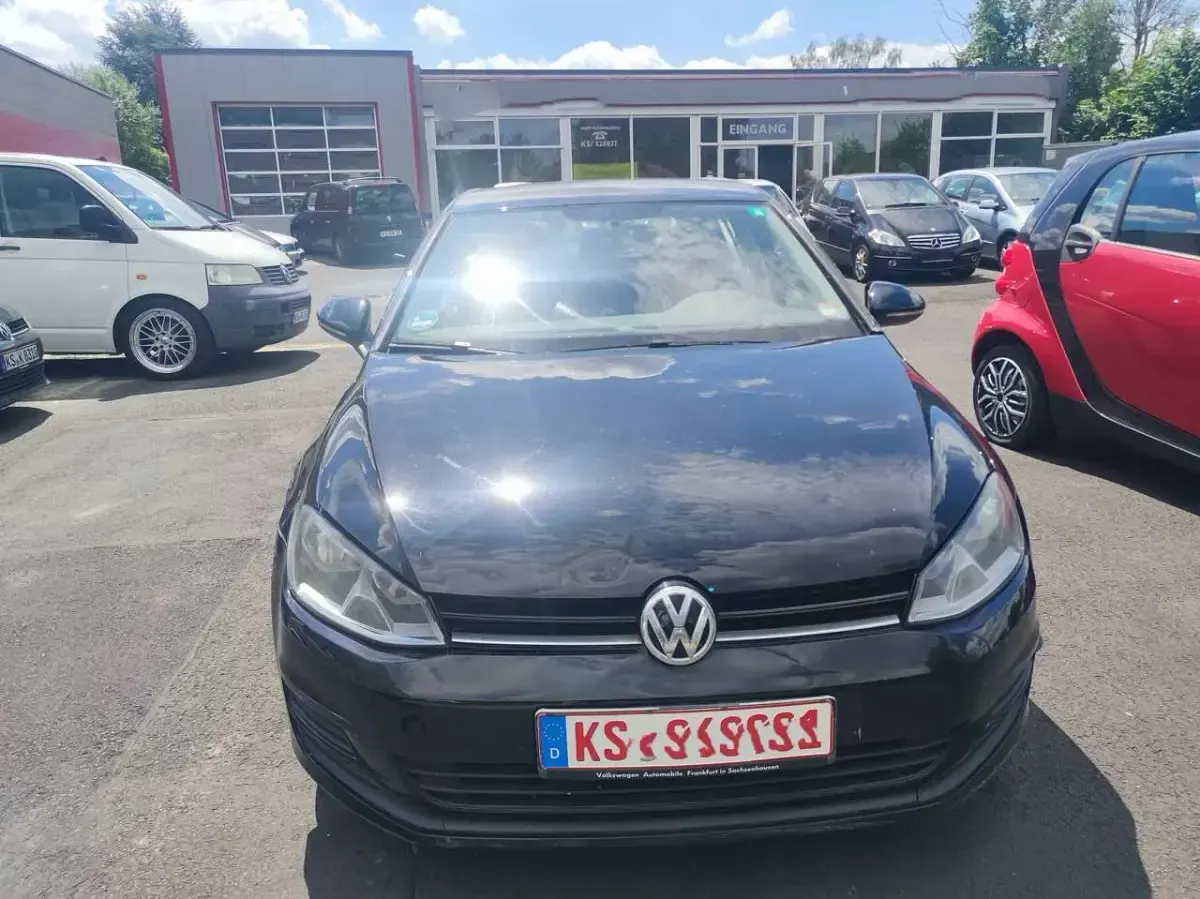 Gebraucht VW Golf VII Trendline 86 PS (63 kW) 2012 Deep black perleffekt Kleinwagen