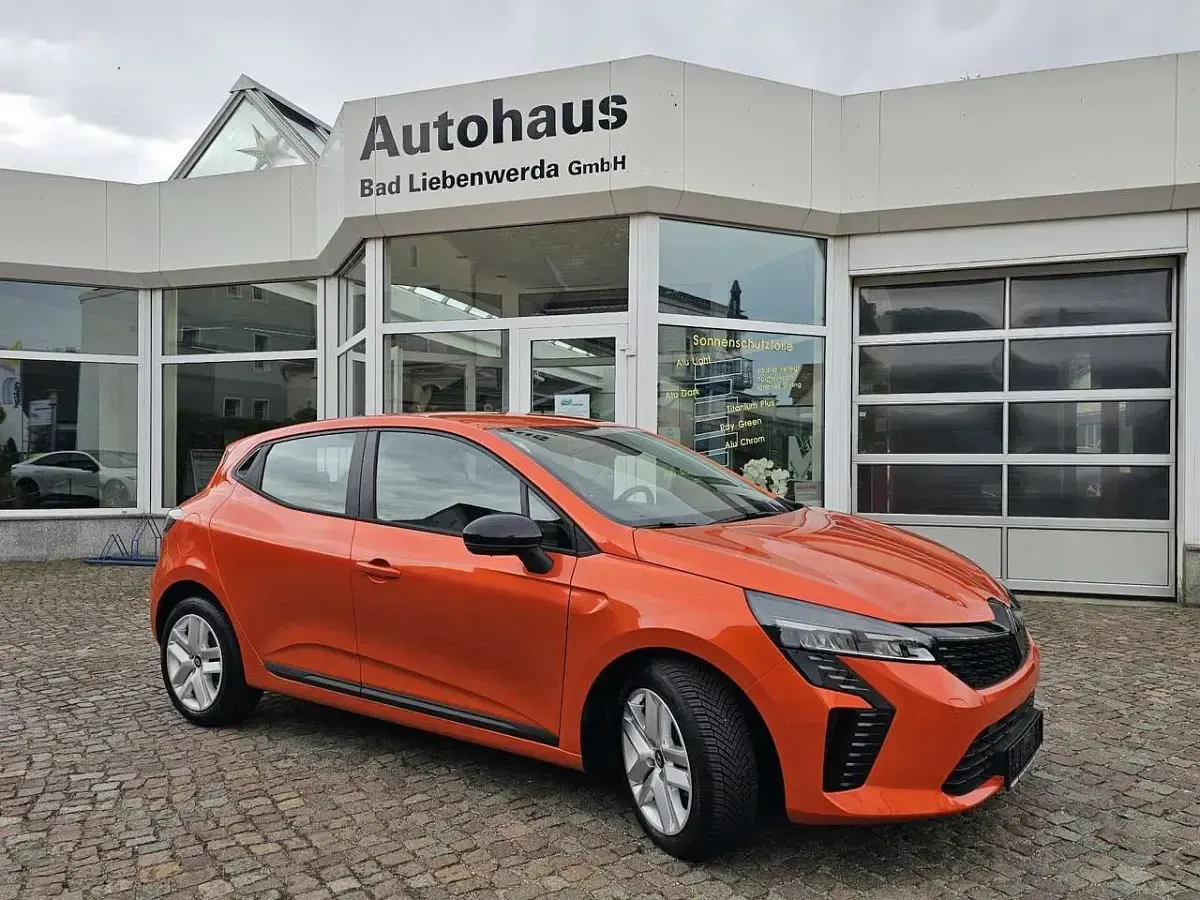 Gebraucht Renault Clio Evolution 67 PS (49 kW) 2024 Valencia orange Kleinwagen
