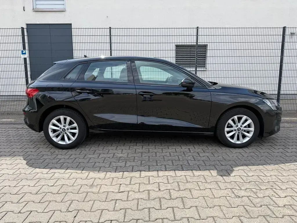 Gebraucht Audi A3 116 PS (85 kW) 2022 Brillantschwarz Limousine