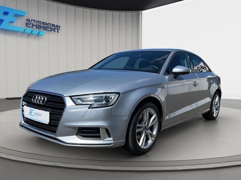 Silber Gebraucht 2018 Audi A3 Ambiente Limousine | 15.980 € (Superpreis) - Bild 1/4