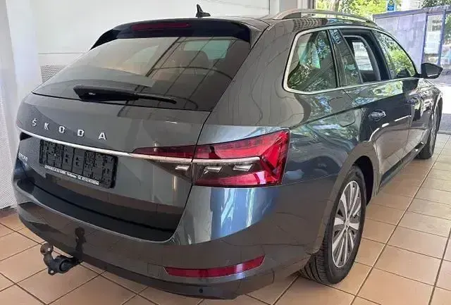 Gebraucht Skoda Superb Premium Edition 200 PS (147 kW) 2022 Quarzgrau metallic Kombi