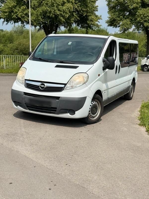 Weiß Gebraucht 2008 Opel Vivaro Van | 7.300 € (Fairer Preis) - Bild 1/4