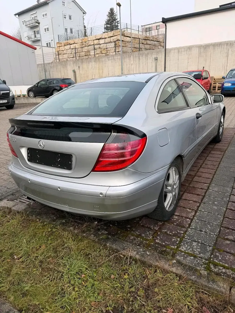 Gebraucht Mercedes C180 129 PS (94 kW) 2001 Grau Coupé