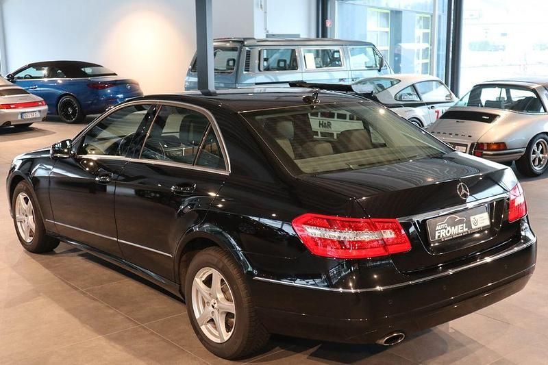 Gebraucht Mercedes E250 204 PS (150 kW) 2012 Schwarz Limousine