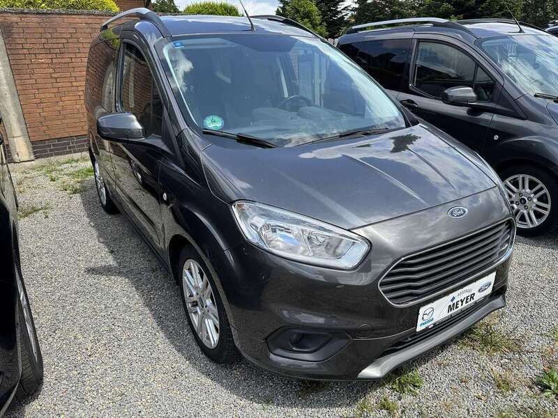 Magneticgraumetallic Gebraucht 2019 Ford Tourneo Courier Titanium Van / Kleinbus | 11.750 € (Fairer Preis) - Bild 1/2