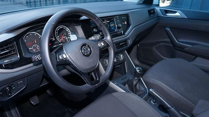 Second-hand VW Polo Comfortline 75 CP (55 kW) 2018 Alb Hatchback