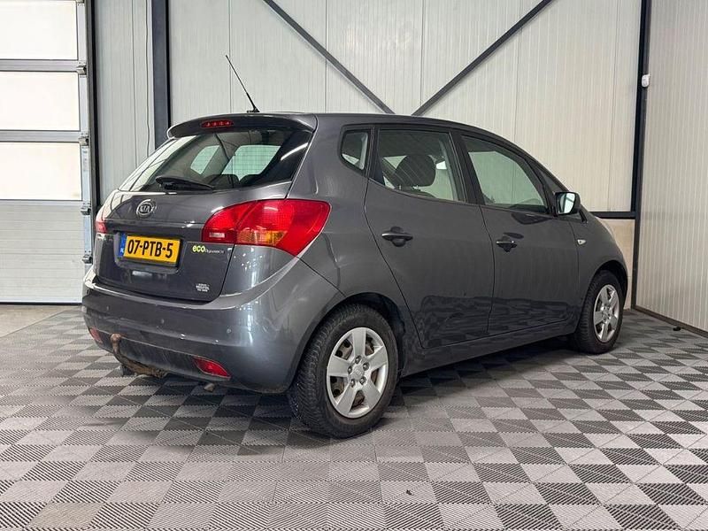 Gebraucht Kia Venga Comfort 88 PS (64 kW) 2011 Grau Kleinwagen