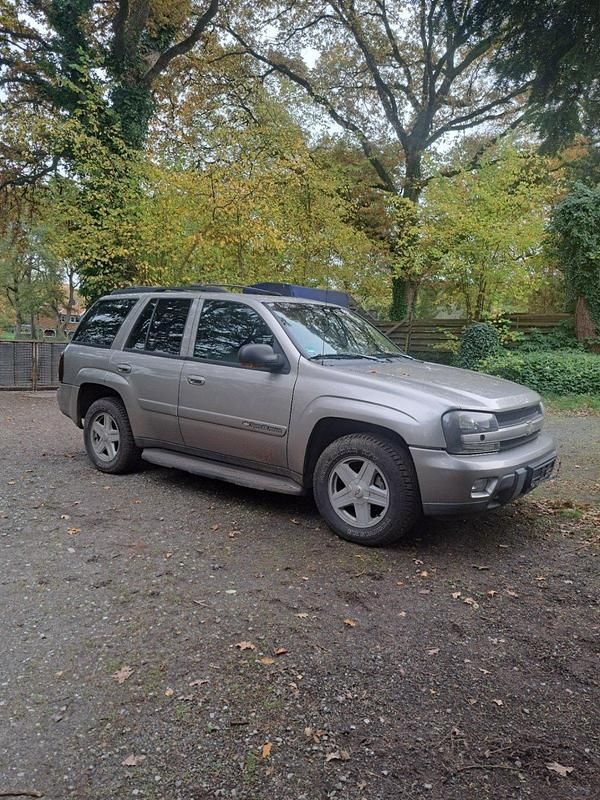 Grau Gebraucht 2003 Chevrolet TrailBlazer SUV | 1.950 € - Bild 1/4