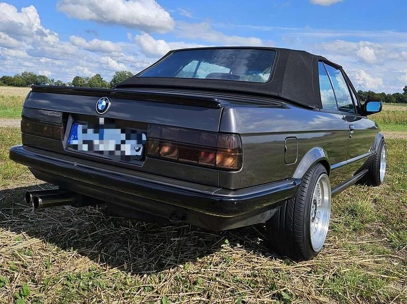 Gebraucht BMW 320 Cabriolet 193 PS (141 kW) 1990 Schwarz Cabrio