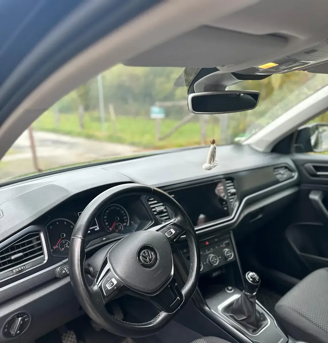 Second-hand VW T-Roc 116 CP (85 kW) 2017 Negru SUV