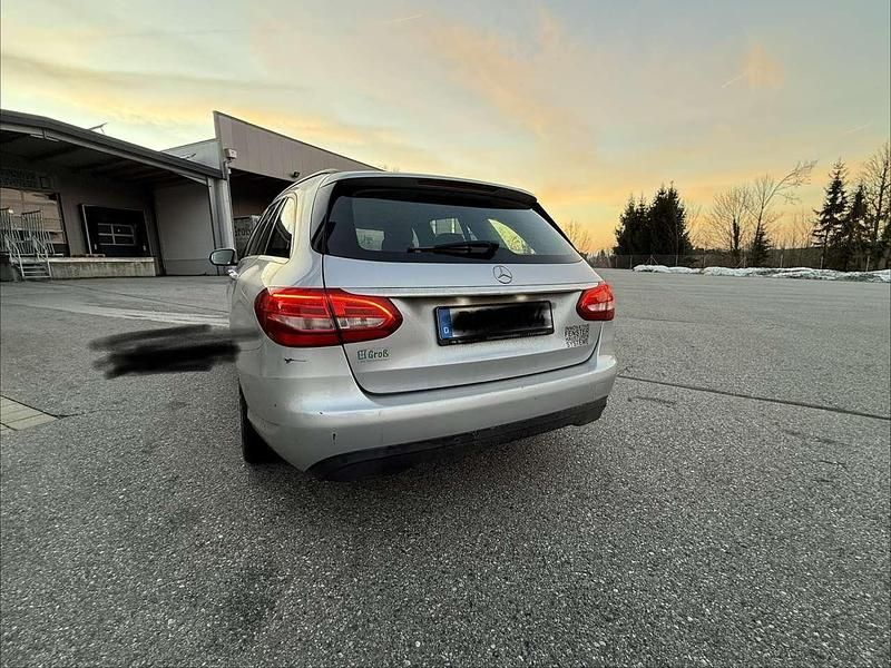 Second-hand Mercedes C220 170 CP (125 kW) 2015 Argintiu Break