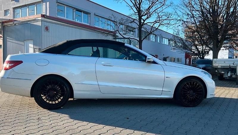 Second-hand Mercedes E200 184 CP (135 kW) 2011 Alb Cabrio