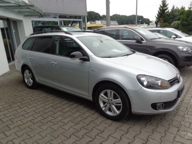Gebraucht VW Golf VII Match 105 PS (77 kW) 2013 Silber metallic Kombi