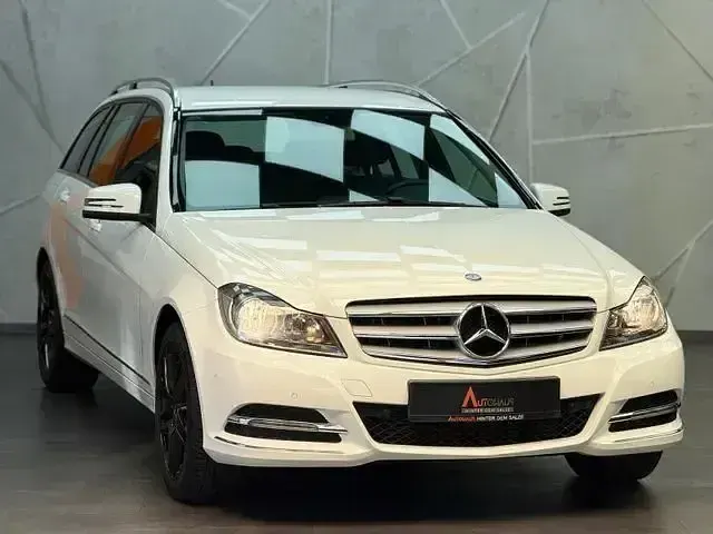 Gebraucht Mercedes C180 156 PS (114 kW) 2014 Weiß Kombi
