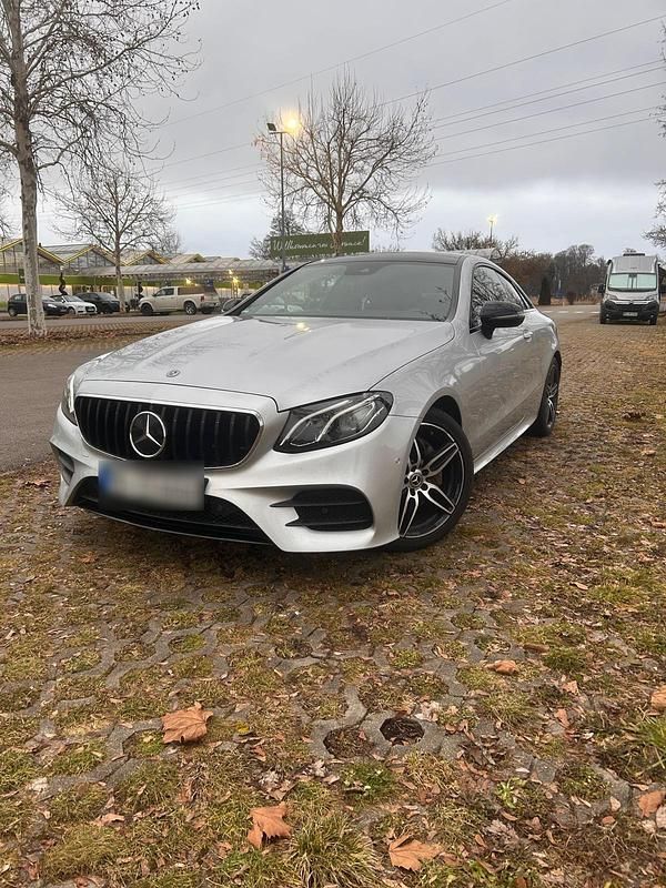 Silber Gebraucht 2018 Mercedes E200 Coupé | 25.999 € (Fairer Preis) - Bild 1/4