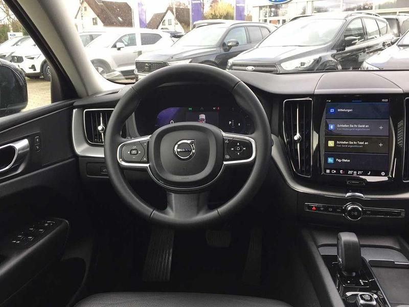 Gebraucht Volvo XC60 Core 197 PS (144 kW) 2023 Schwarz SUV