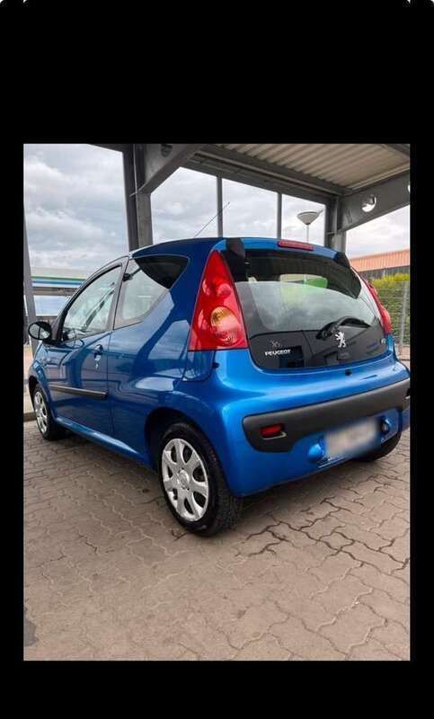 Blau Gebraucht 2009 Peugeot 107 Kleinwagen | 1.499 € (Etwas zu teuer) - Bild 1/4