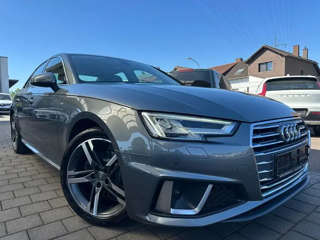 Gebraucht Audi A4 S-Line 150 PS (110 kW) 2019 Grau Limousine