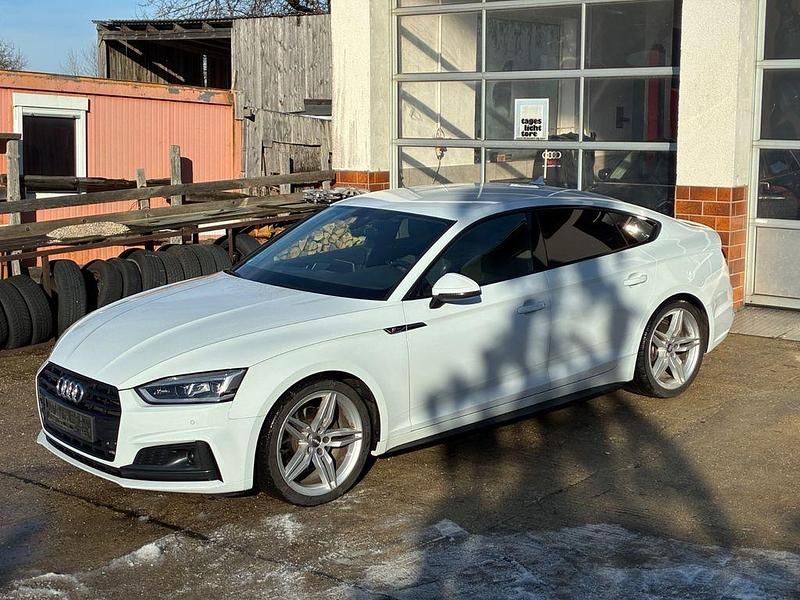 Weiß Gebraucht 2018 Audi A5 Sportback S-Line Kleinwagen | 18.490 € (Superpreis) - Bild 1/4