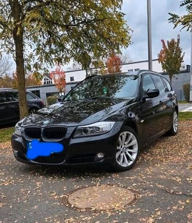 Gebraucht BMW 320 170 PS (125 kW) 2012 Blau Limousine
