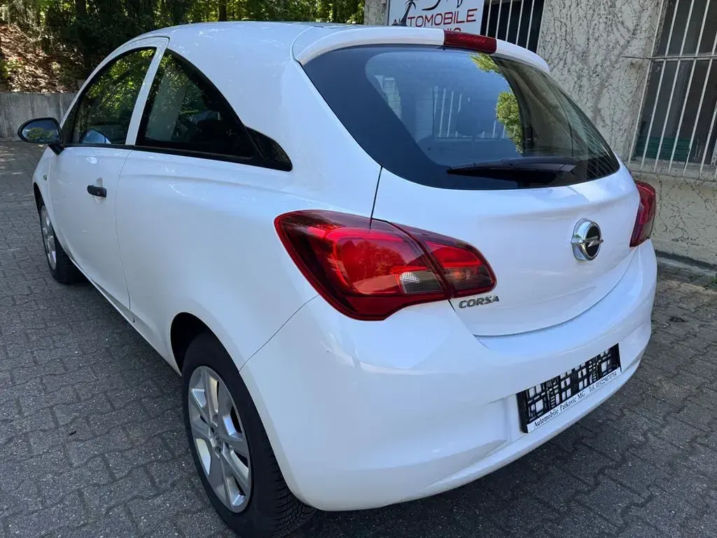 Używany Opel Corsa Selection 69 KM (50 kW) 2016 Biały Hatchback