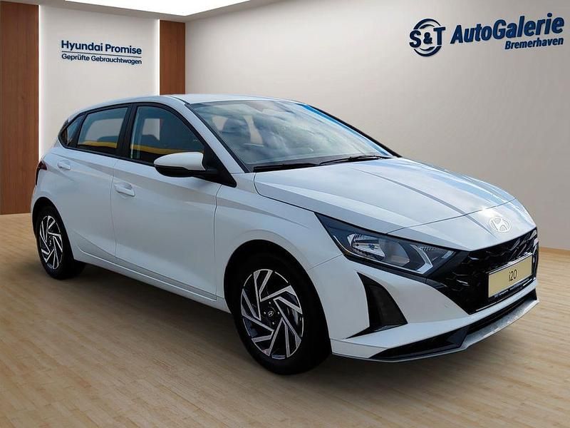 Neu Hyundai i20 Trend 101 PS (74 kW) 2025 Weiß Limousine