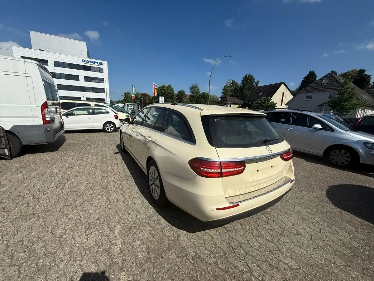 Gebraucht Mercedes E200 150 PS (110 kW) 2019 Limousine