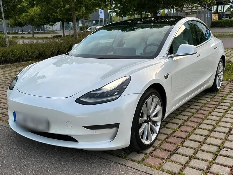 Weiß Gebraucht 2020 Tesla Model 3 Long Range Limousine | 19.000 € (Teuer) - Bild 1/4