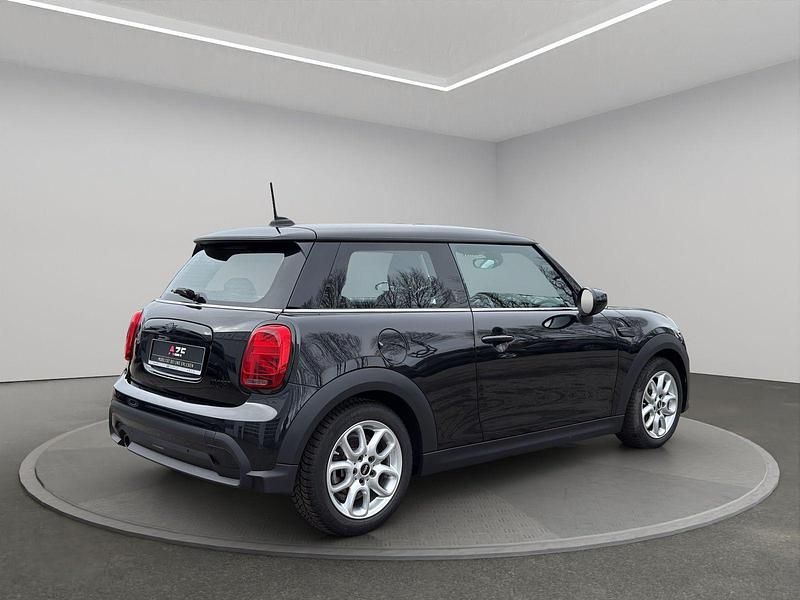 Gebraucht Mini Cooper 136 PS (100 kW) 2023 Midnight black Kleinwagen