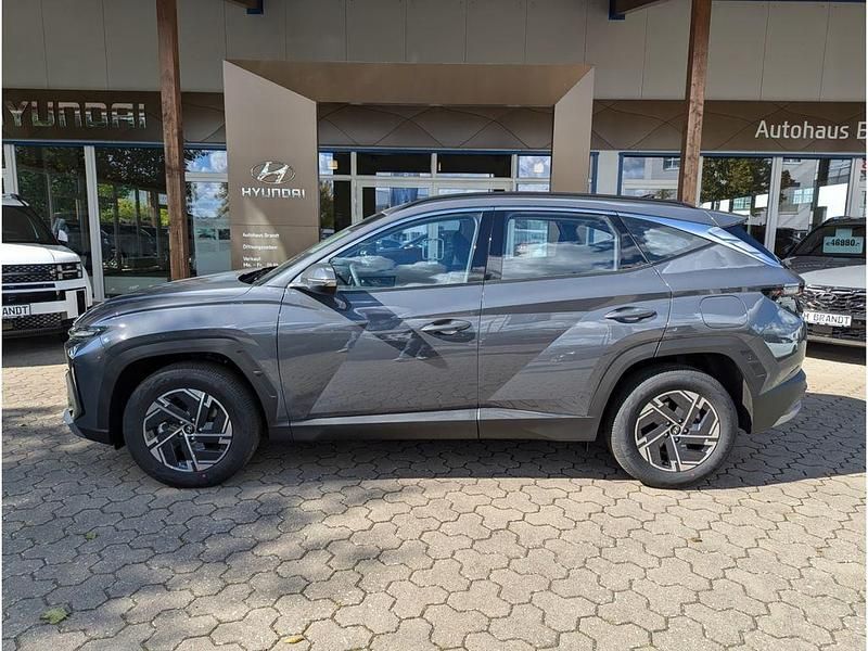 Neu Hyundai Tucson Select 150 PS (110 kW) 2026 Grau SUV