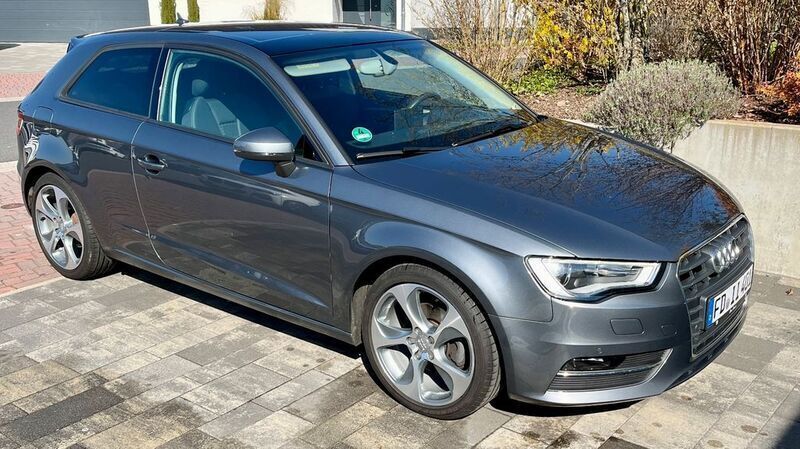 Grau Gebraucht 2013 Audi A3 Ambition Coupé | 11.500 € (Superpreis) - Bild 1/4