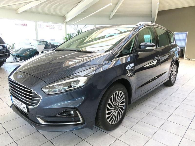 Blau Gebraucht 2022 Ford S-MAX Titanium Van / Kleinbus | 24.970 € (Guter Preis) - Bild 1/4