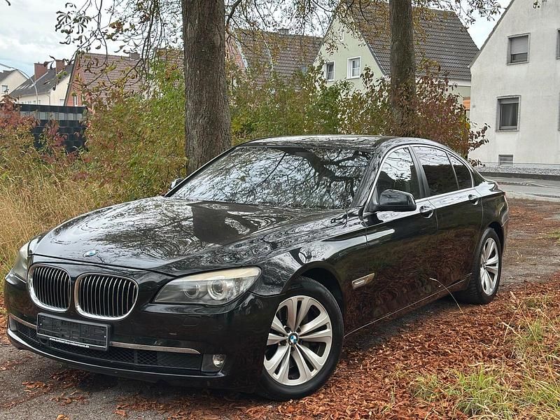 Schwarz Gebraucht 2010 BMW 750 Sport Line Limousine | 7.500 € (Superpreis) - Bild 1/4
