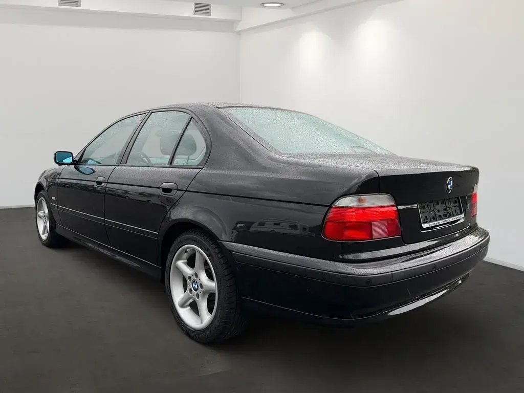 Second-hand BMW 520 150 CP (110 kW) 1999 Negru Berlinǎ