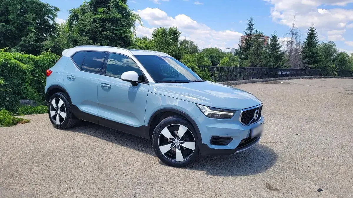 Gebraucht Volvo XC40 Momentum 150 PS (110 kW) 2019 Blau SUV