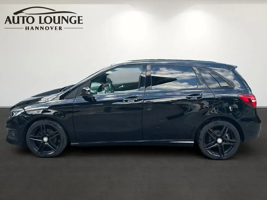Gebraucht Mercedes B200 Urban 156 PS (114 kW) 2017 Kosmosschwarz Kleinwagen