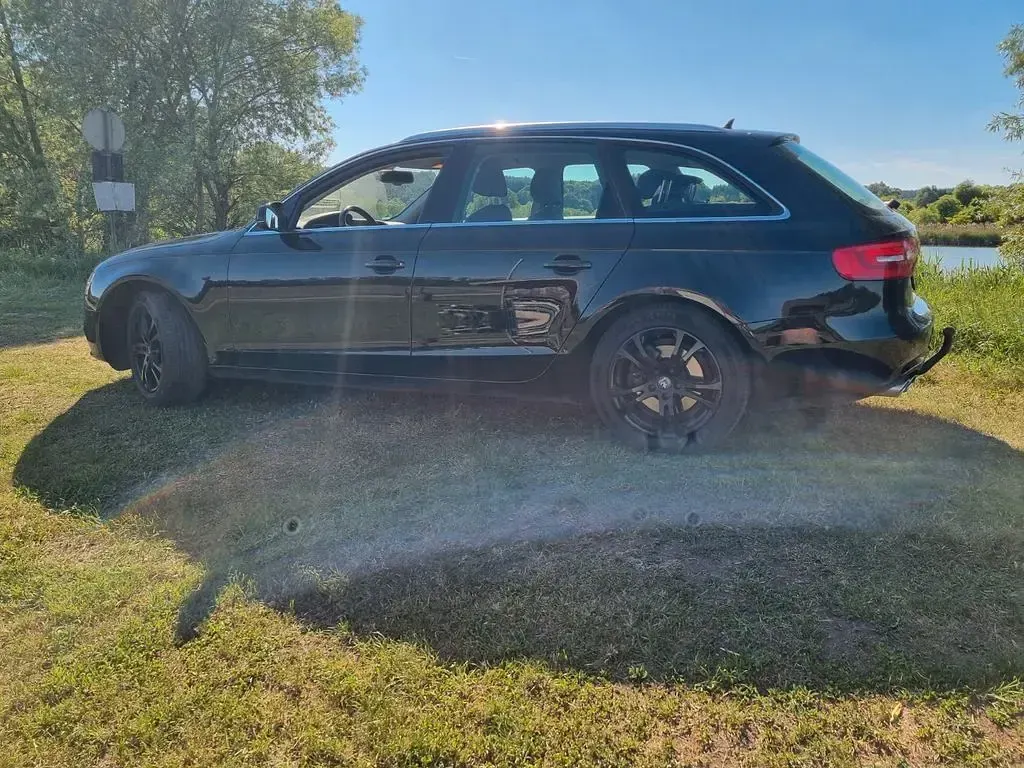 Gebraucht Audi A4 Ambiente 190 PS (139 kW) 2015 Schwarz Kombi