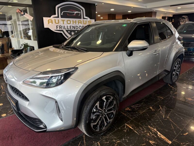 Silber Gebraucht 2022 Toyota Yaris Cross Basis SUV | 22.950 € - Bild 1/4