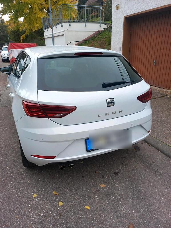 Gebraucht Seat Leon XCELLENCE 131 PS (96 kW) 2019 Weiß Limousine