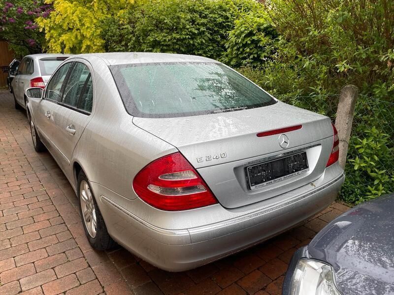Gebraucht Mercedes E240 Elegance 170 PS (125 kW) 2002 Silber Limousine