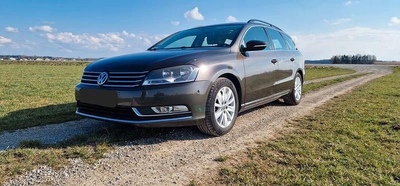 Gebraucht VW Passat Comfortline 170 PS (125 kW) 2012 Braun Kombi