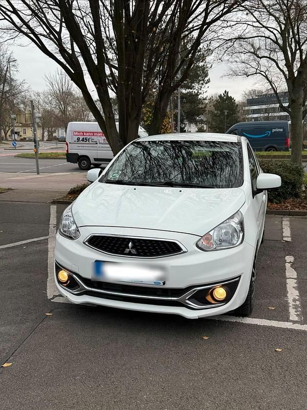 Weiß Gebraucht 2018 Mitsubishi Space Star Limousine | 3.900 € (Guter Preis) - Bild 1/4