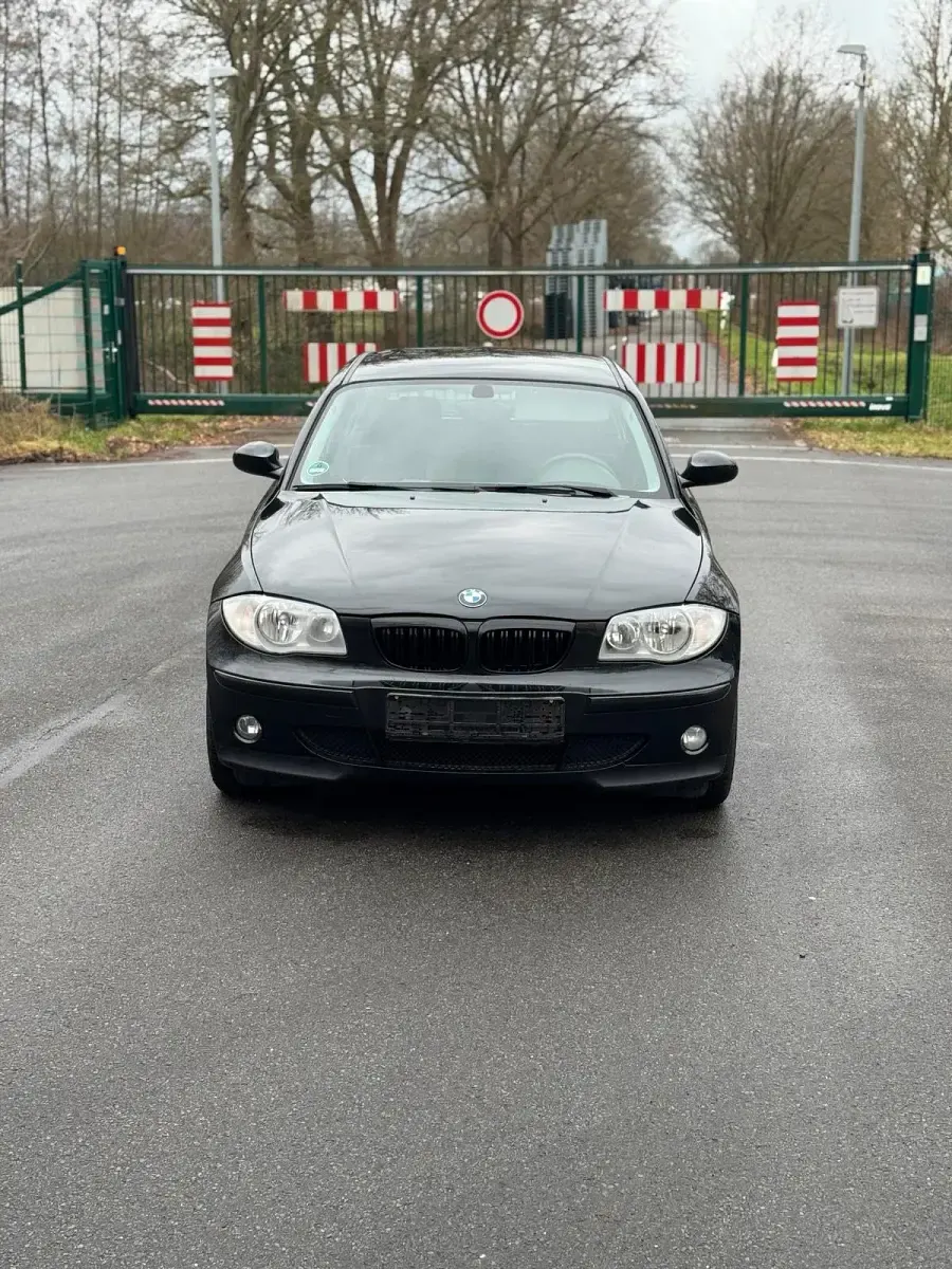 Gebraucht BMW 116 115 PS (84 kW) 2006 Schwarz Kleinwagen