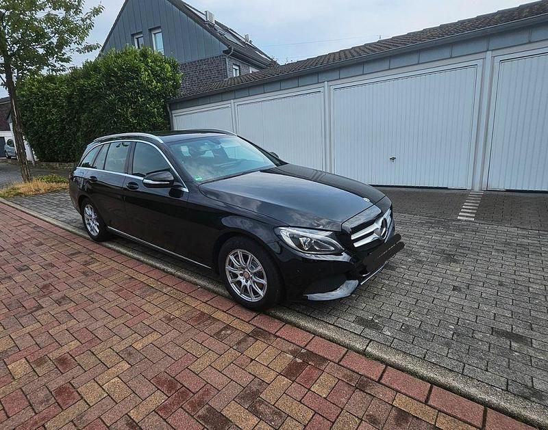 Schwarz Gebraucht 2014 Mercedes C220 Avantgarde Limousine | 14.400 € (Superpreis) - Bild 1/4