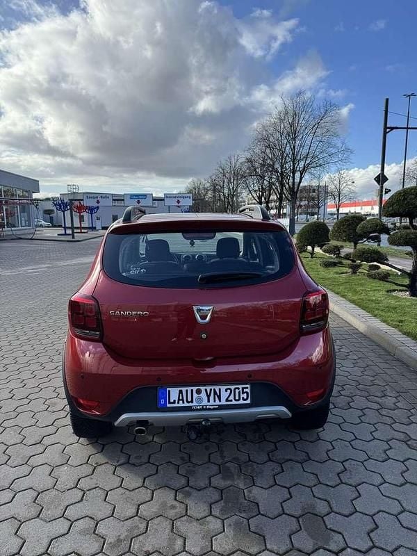 Gebraucht Dacia Sandero Prestige 90 PS (66 kW) 2017 Rot Kleinwagen