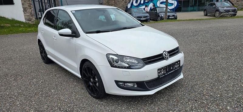 Weiß Gebraucht 2010 VW Polo Highline Limousine | 3.900 € (Superpreis) - Bild 1/4
