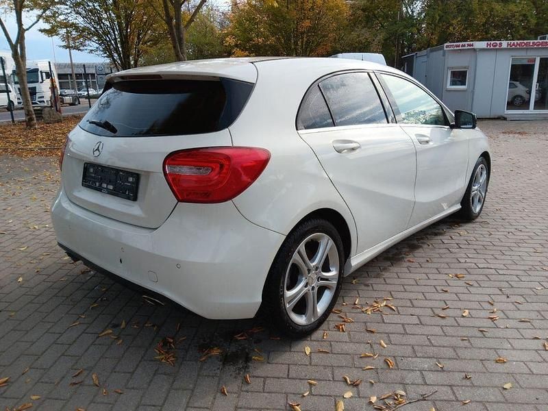 Gebraucht Mercedes A200 156 PS (114 kW) 2013 Weiß Limousine