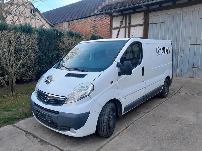 Gebraucht Opel Vivaro 116 PS (85 kW) 2009 Weiß Van / Kleinbus