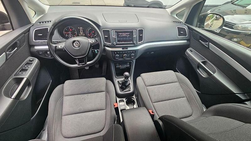 Schwarz Gebraucht 2015 VW Sharan Van / Kleinbus | 12.999 € (Fairer Preis) - Bild 1/4