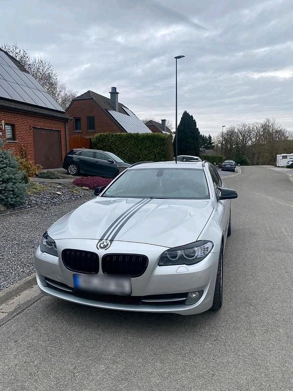 Gebraucht BMW 520 163 PS (119 kW) 2011 Grau Kombi